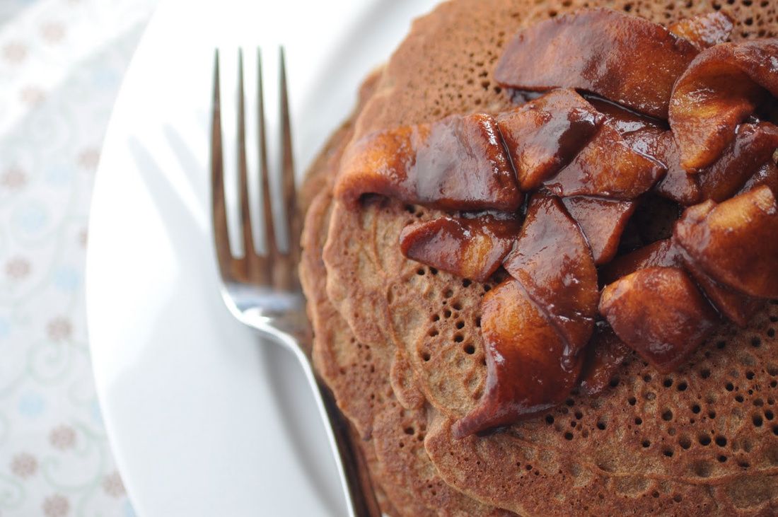 Gluten-Free Apple-Cinnamon Teff Pancakes