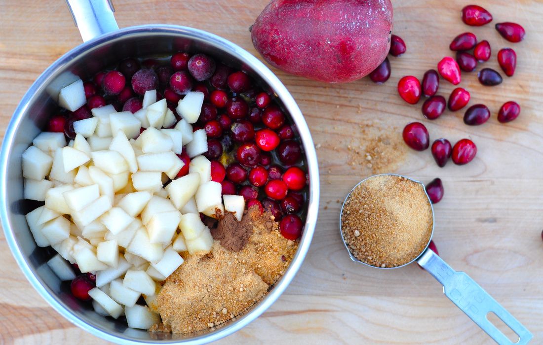 Cranberry-Pear Sauce (refined sugar-free)