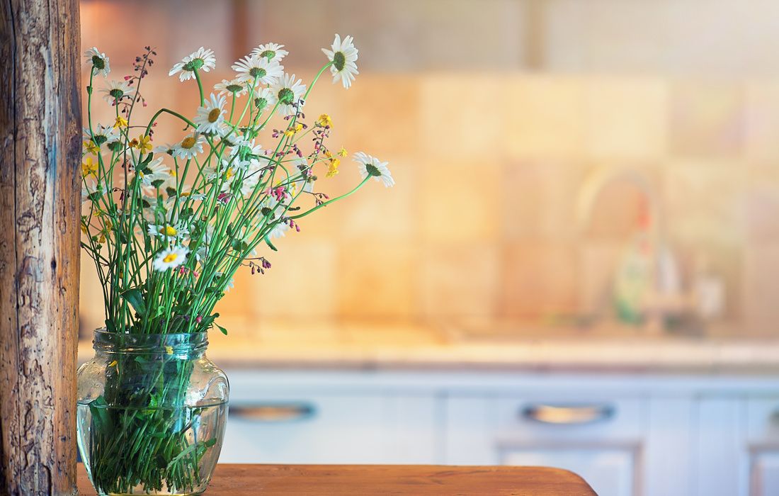 CHAMOMILE VASE KITCHEN-1
