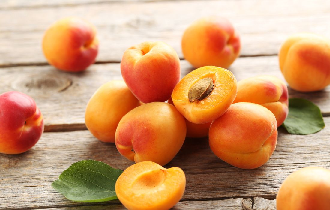 FRESH ORGANIC APRICOTS-1