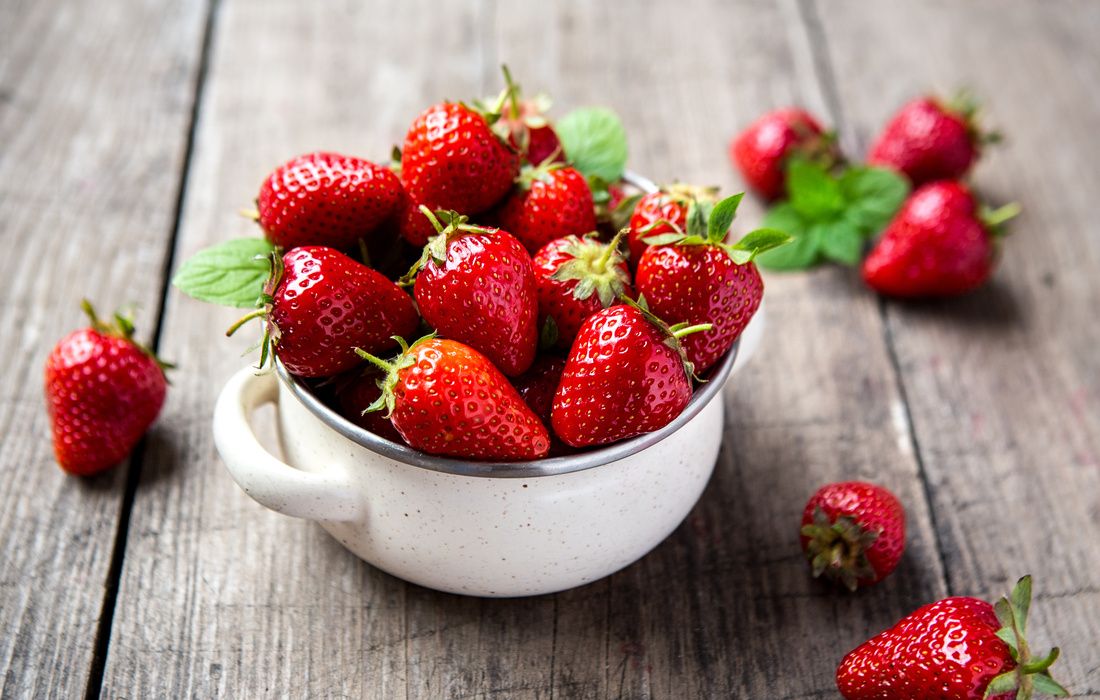 FRESH ORGANIC GARDEN STRAWBERRIES-55