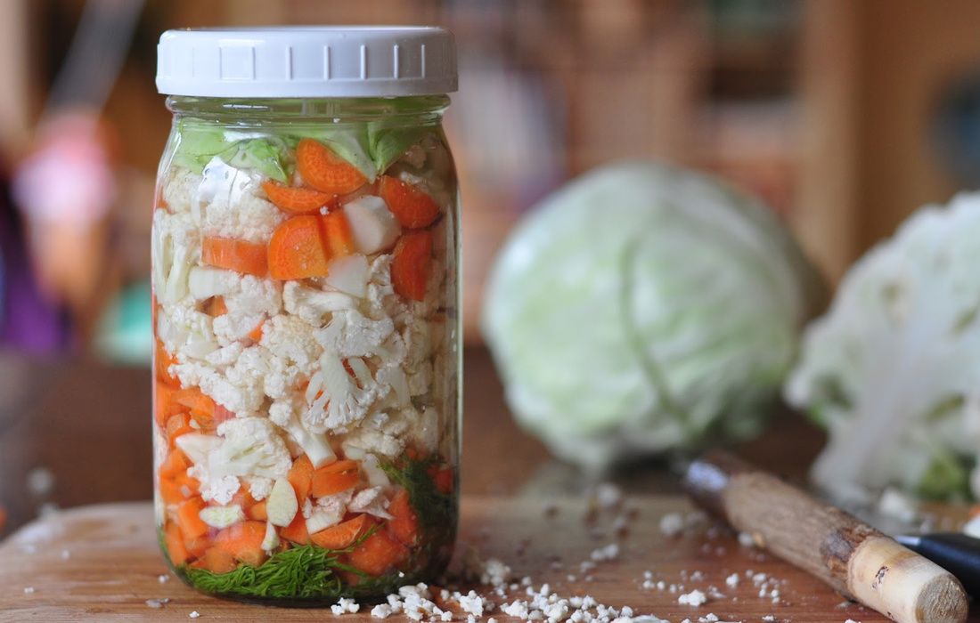 HOW TO MAKE LACTO-FERMENTED VEGETABLES
