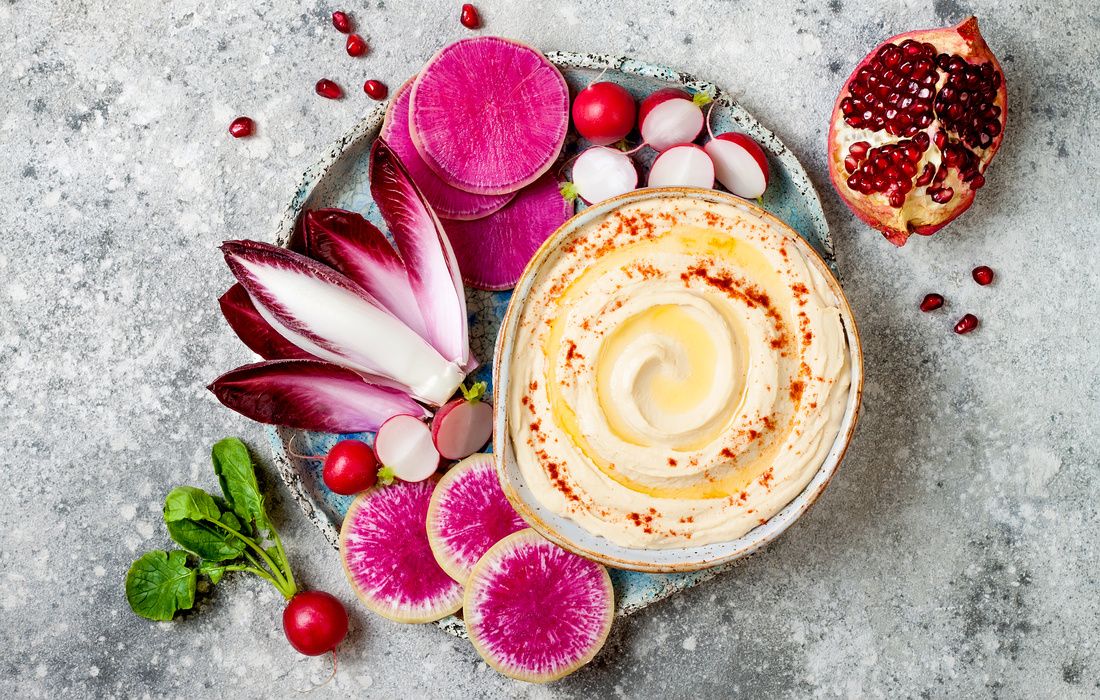 HUMMUS DETOX PLATTER CHICORY POMEGRANATE RADISH