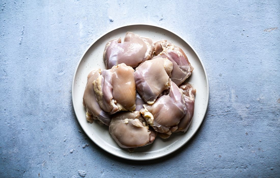 ORGANIC BONELESS CHICKEN THIGHS-1