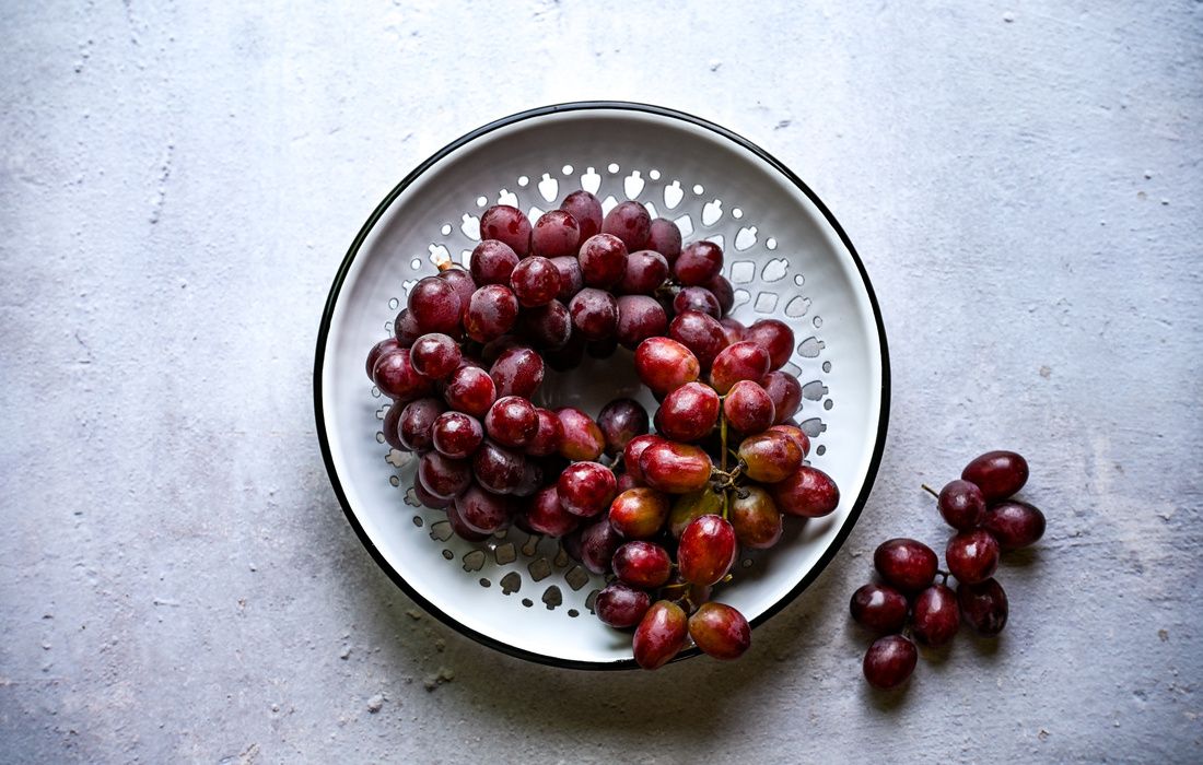 ORGANIC FRESH RED GRAPES-1