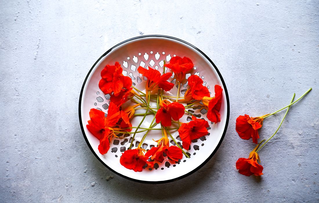 ORGANIC GARDEN FRESH NASTURTIUM FLOWERS-1