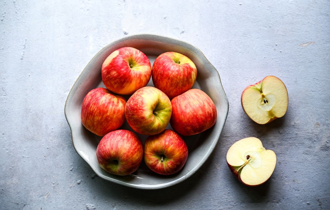 ORGANIC HONEYCRISP APPLES-1