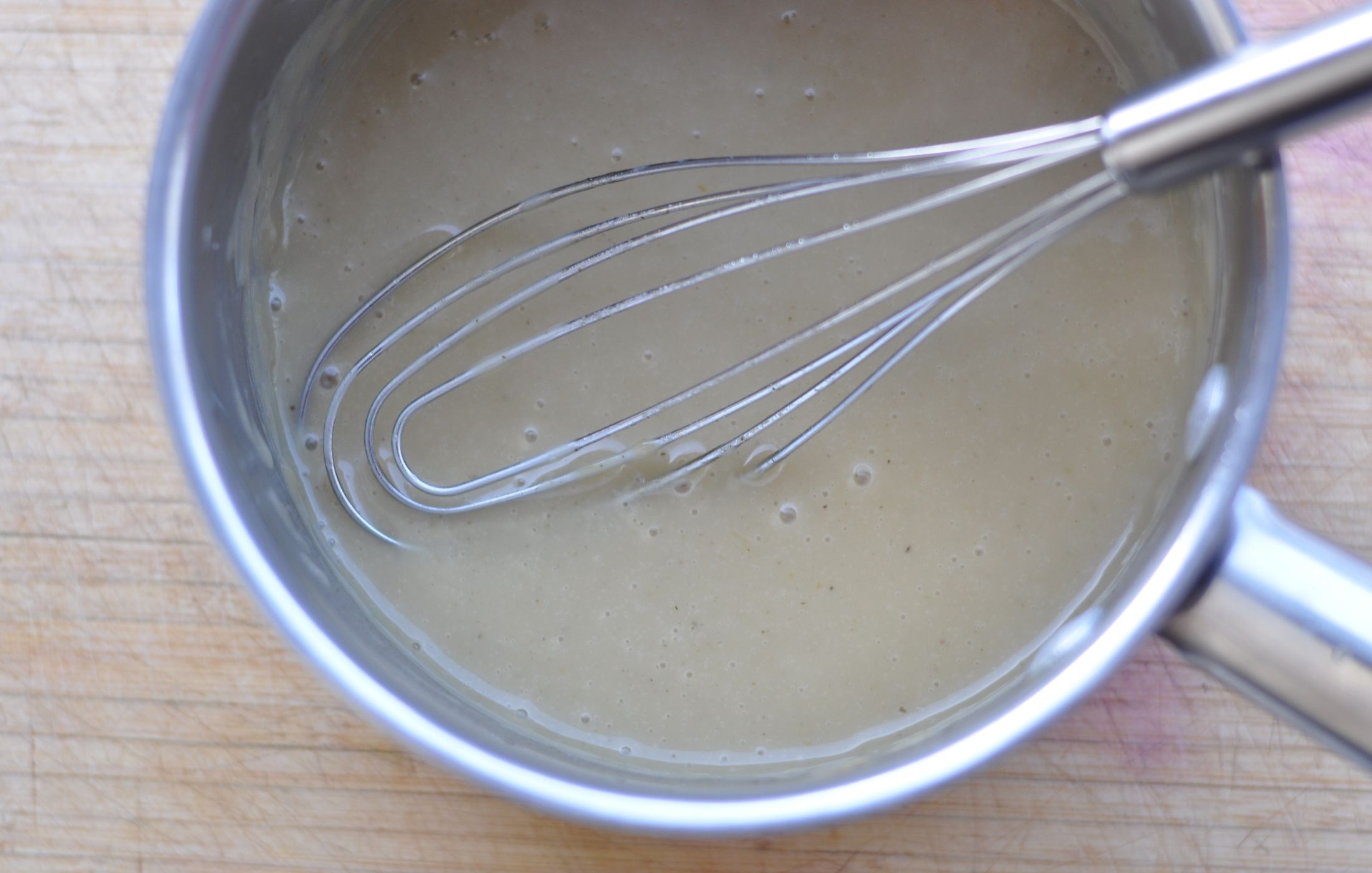 gluten-free gravy - in pot