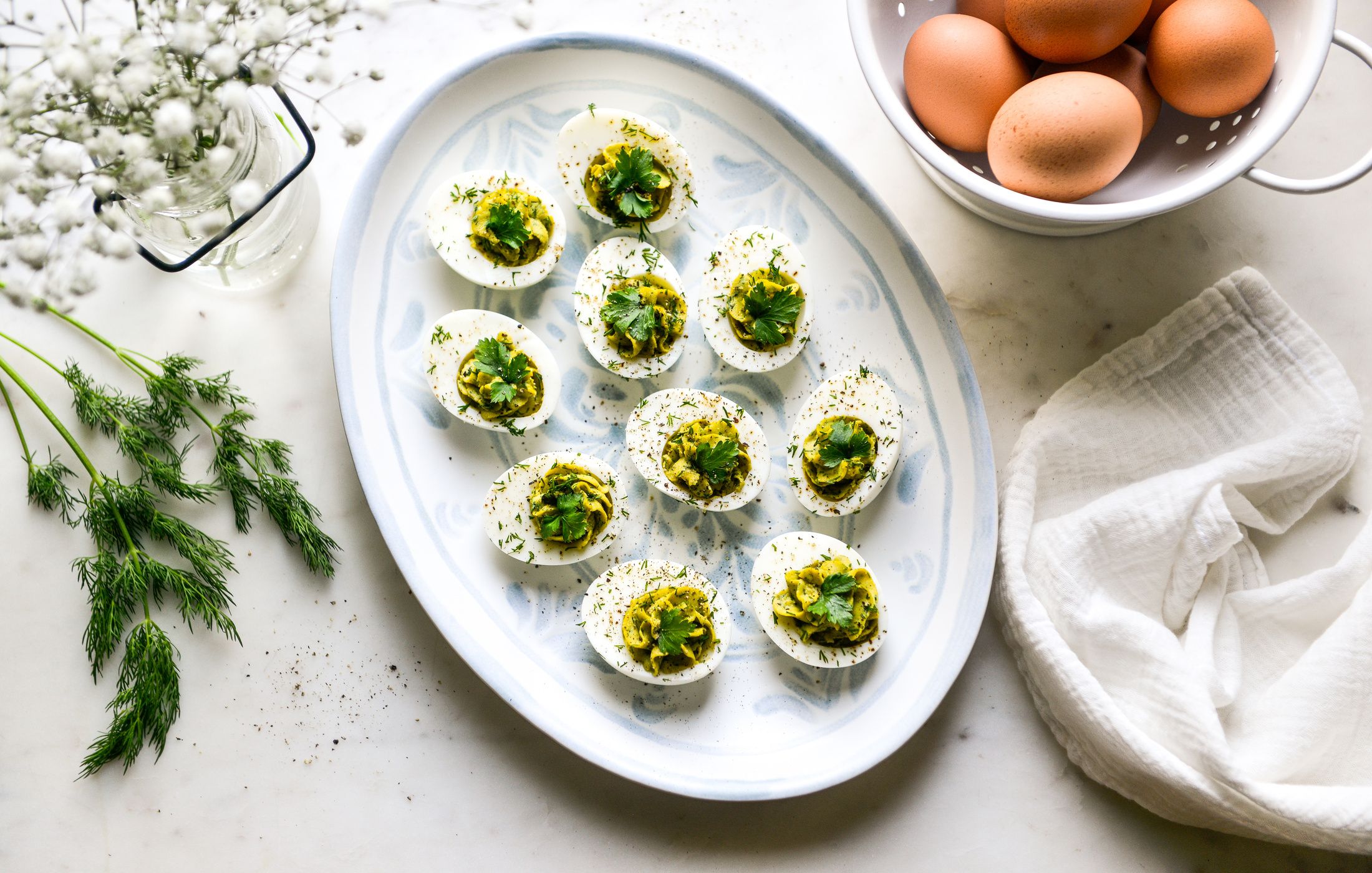 AVOCADO-DILL DEVILED EGGS-1