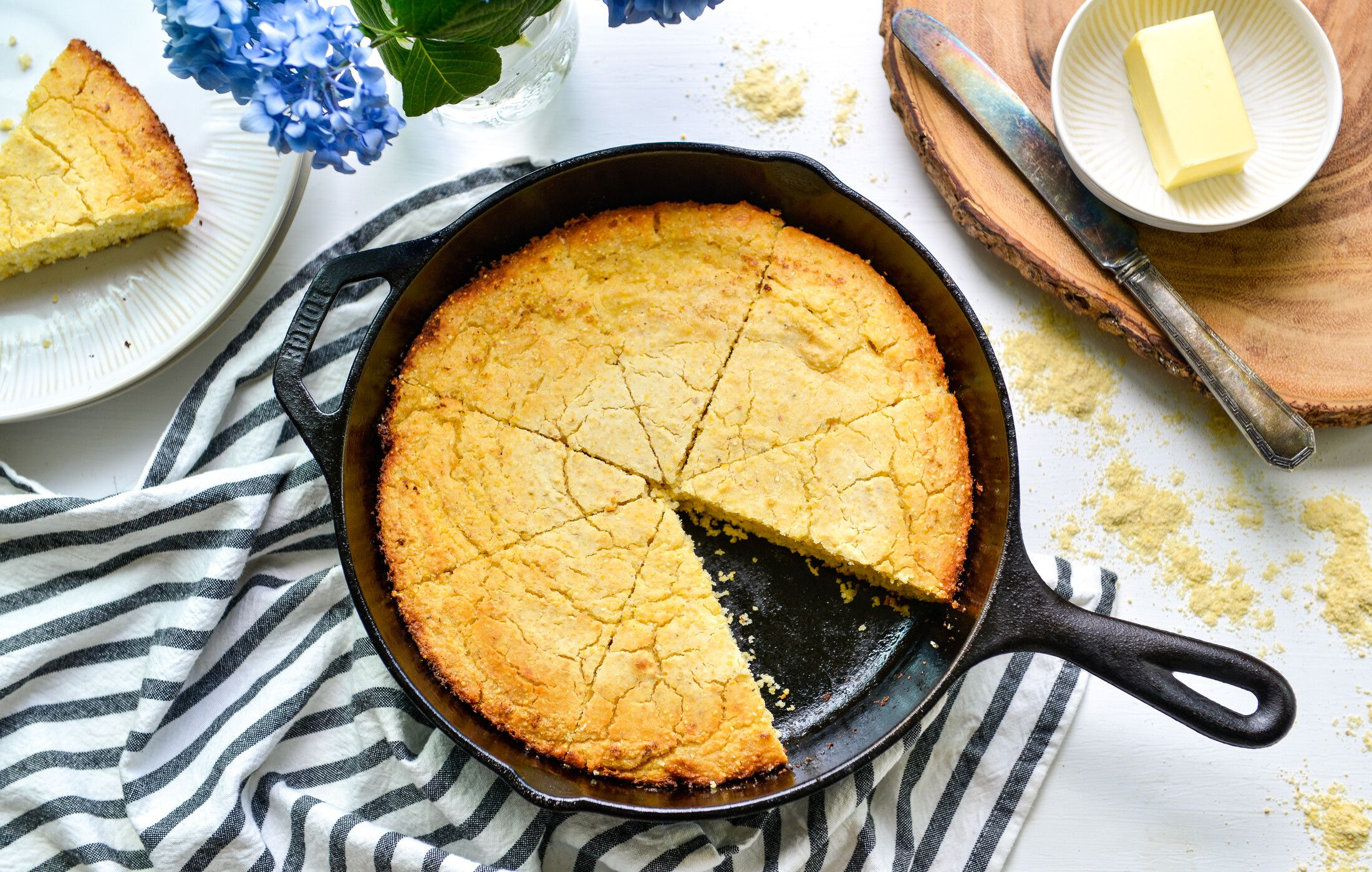 BUTTERMILK SKILLET CORNBREAD-1