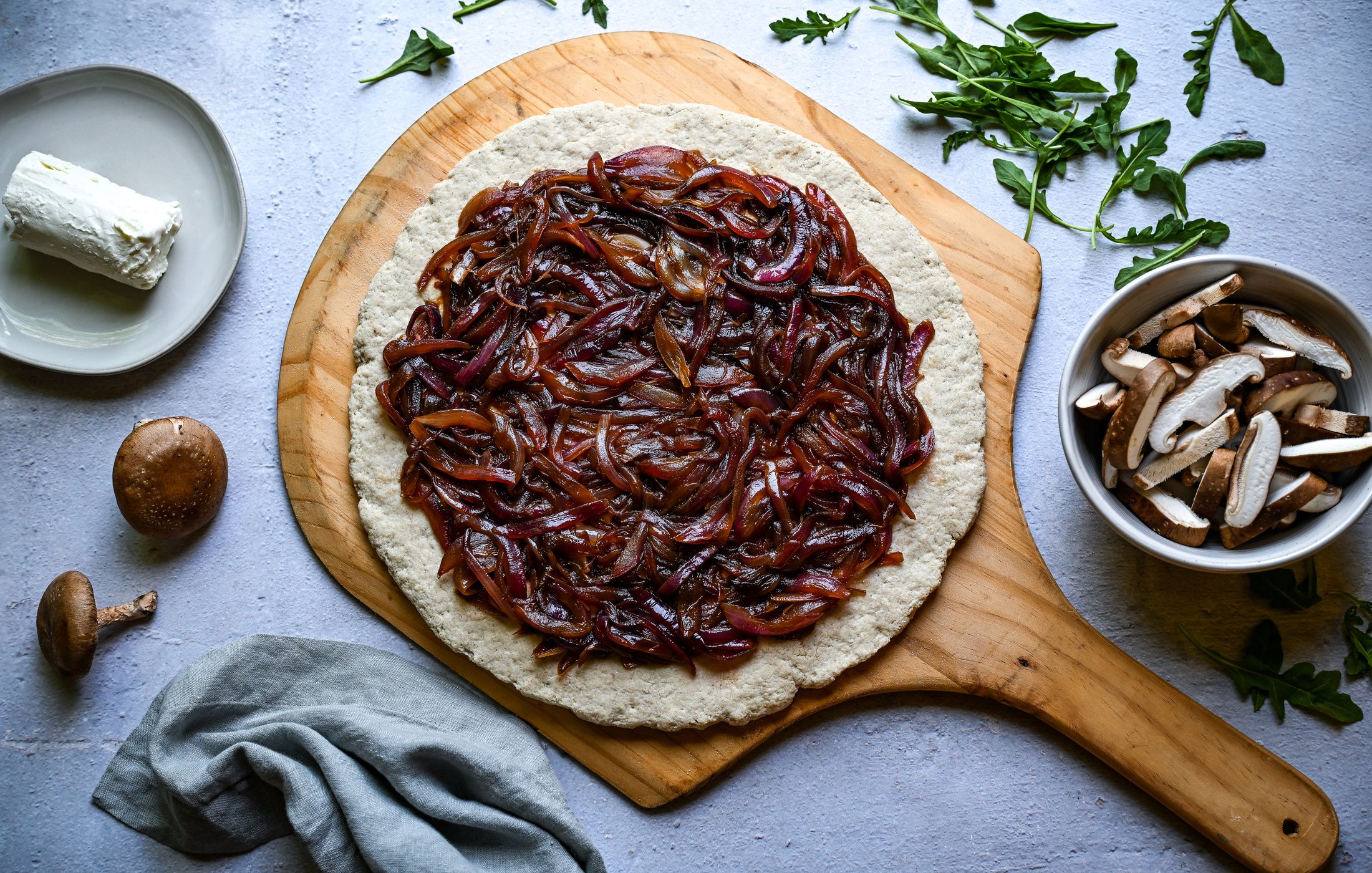 CARAMELIZED ONION GOAT CHEESE AND ARUGULA PIZZA TOMATO-FREE GLUTEN-FREE NUT-FREE-2