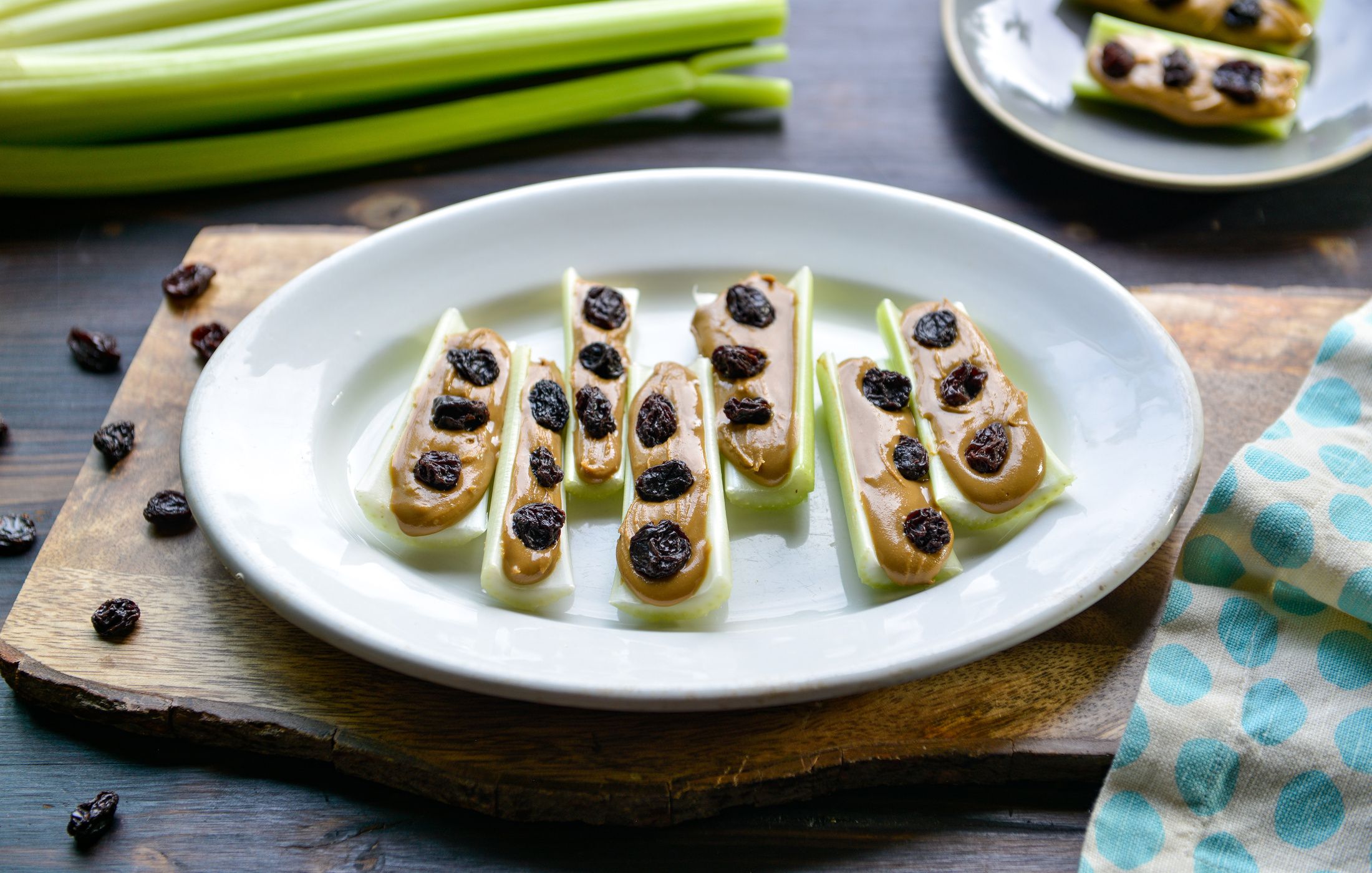 FROGS ON A LOG-SUNBUTTER-CELERY-1