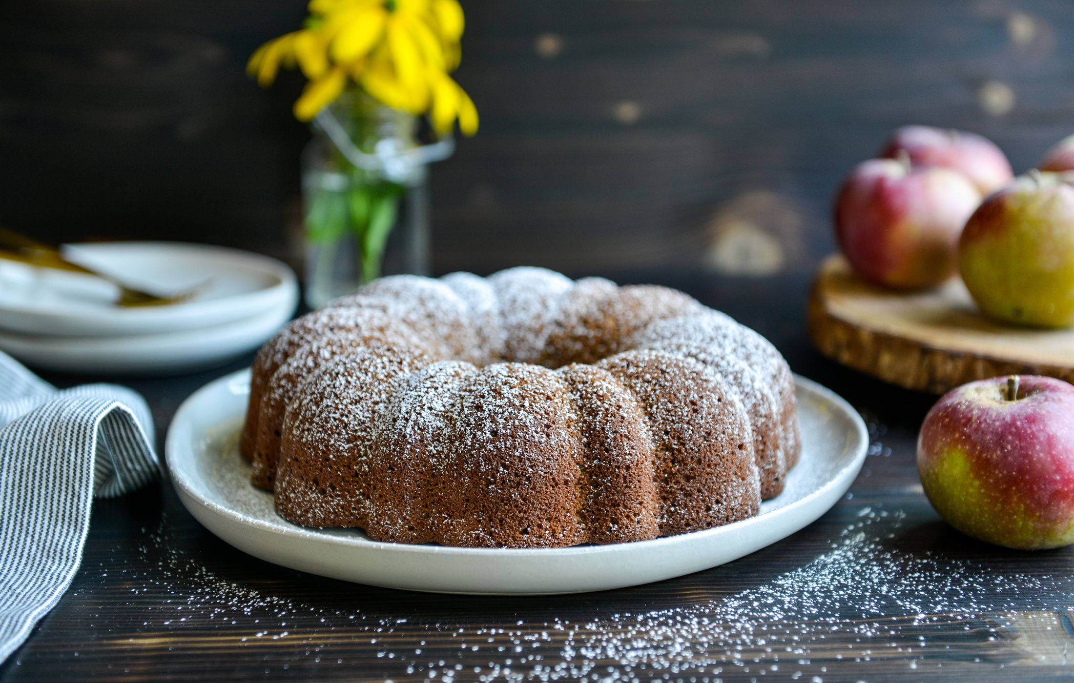 GLUTEN-FREE APPLESAUCE SPICE CAKE-1