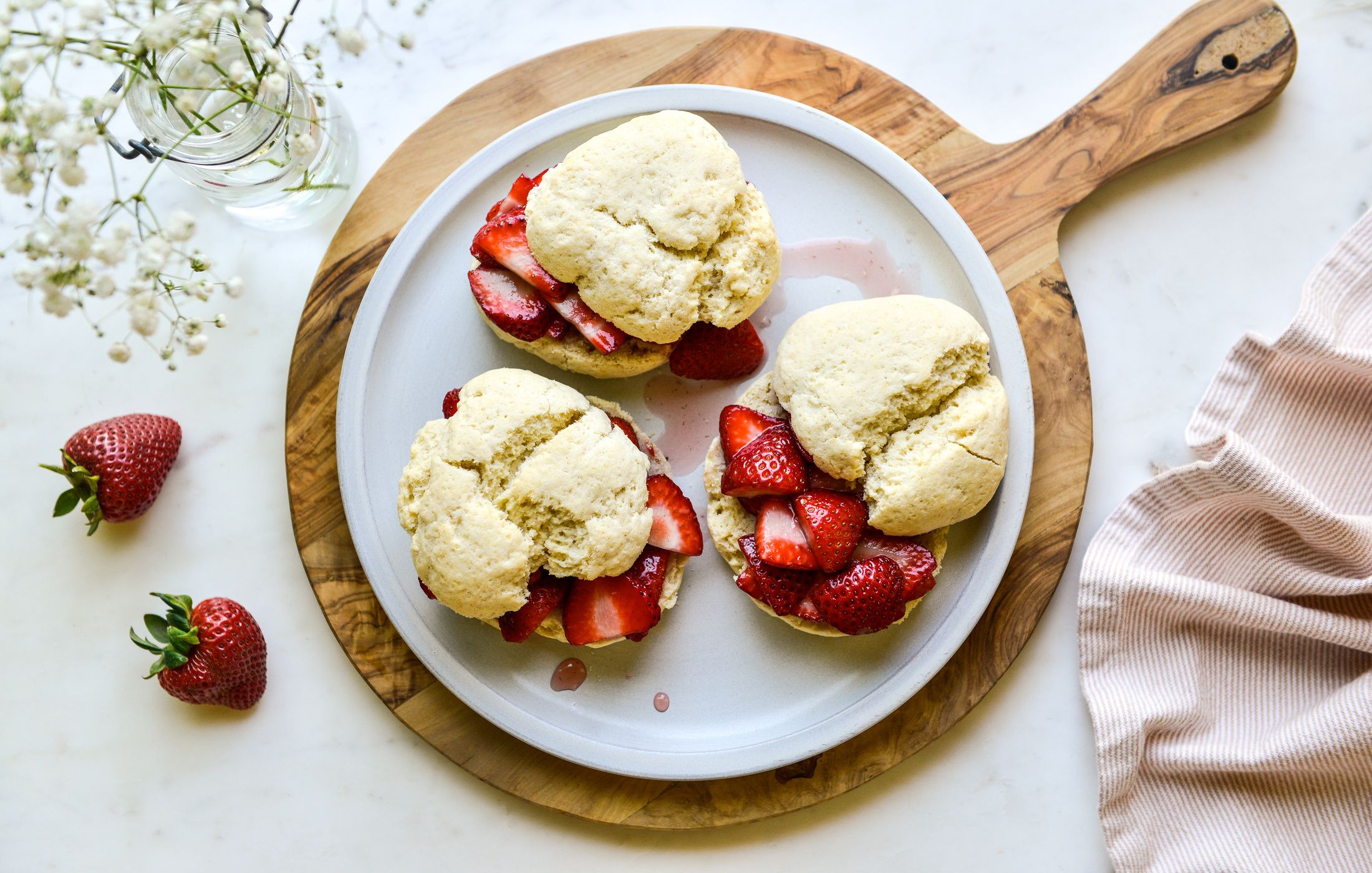 GLUTEN-FREE STRAWBERRY SHORTCAKES-EGG-FREE-LOW-FODMAP-1