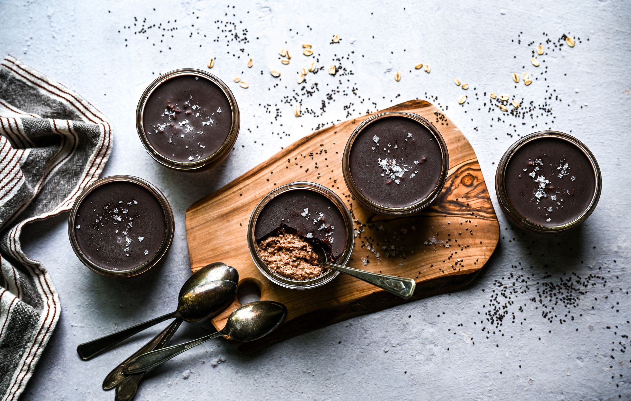 HIGH-PROTEIN CHOCOLATE OVERNIGHT CHIA OATS-2