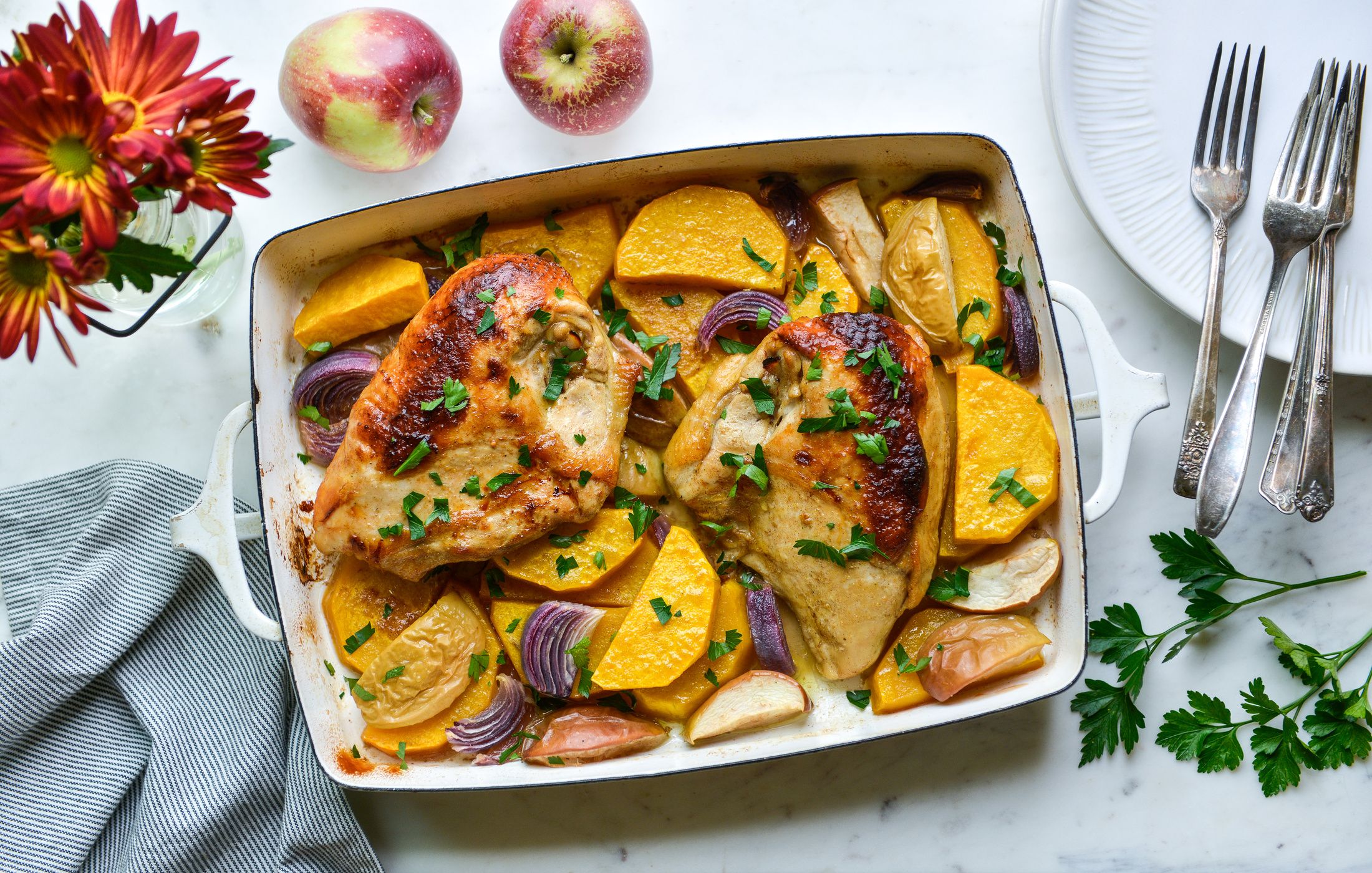 HONEY-GLAZED ROASTED CHICKEN WITH SQUASH AND APPLES-3
