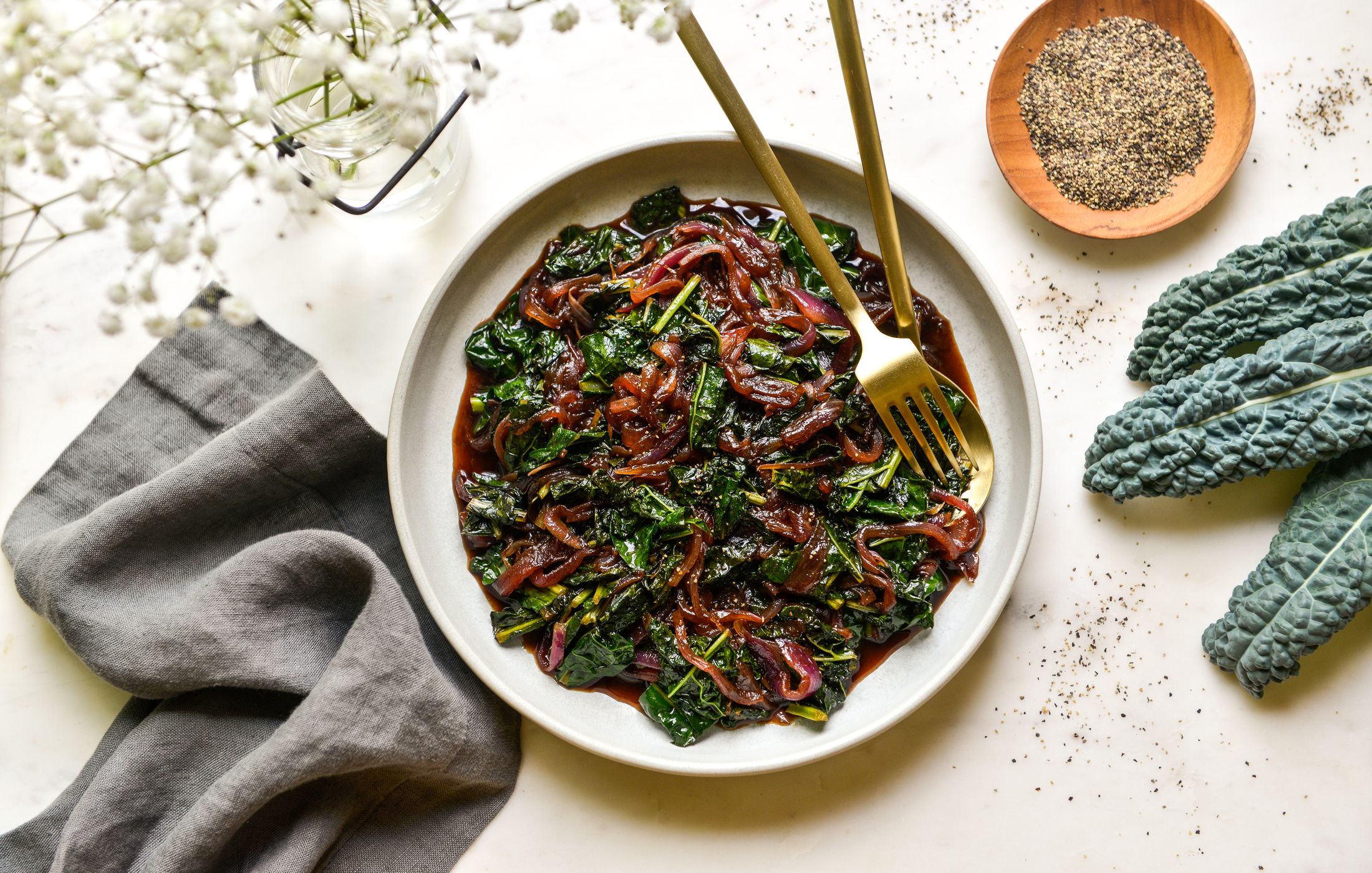 KALE WITH BALSAMIC CARAMELIZED ONIONS-1