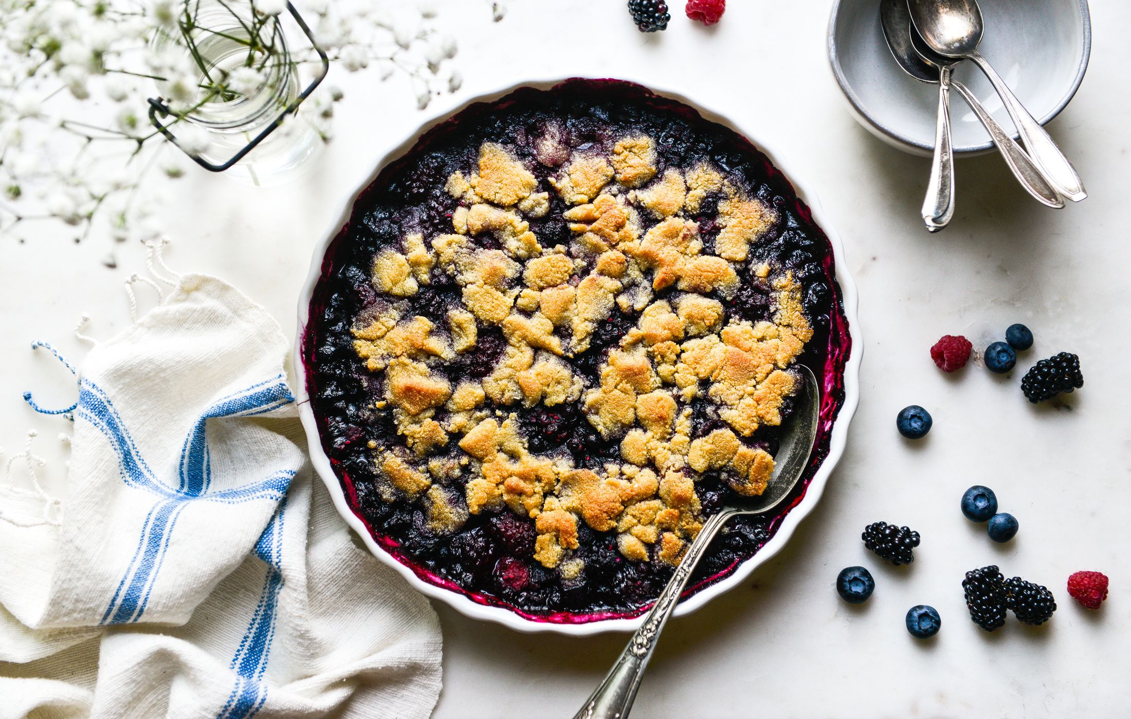 LOW-SUGAR BERRY CRUMBLE GRAIN-FREE PALEO-1