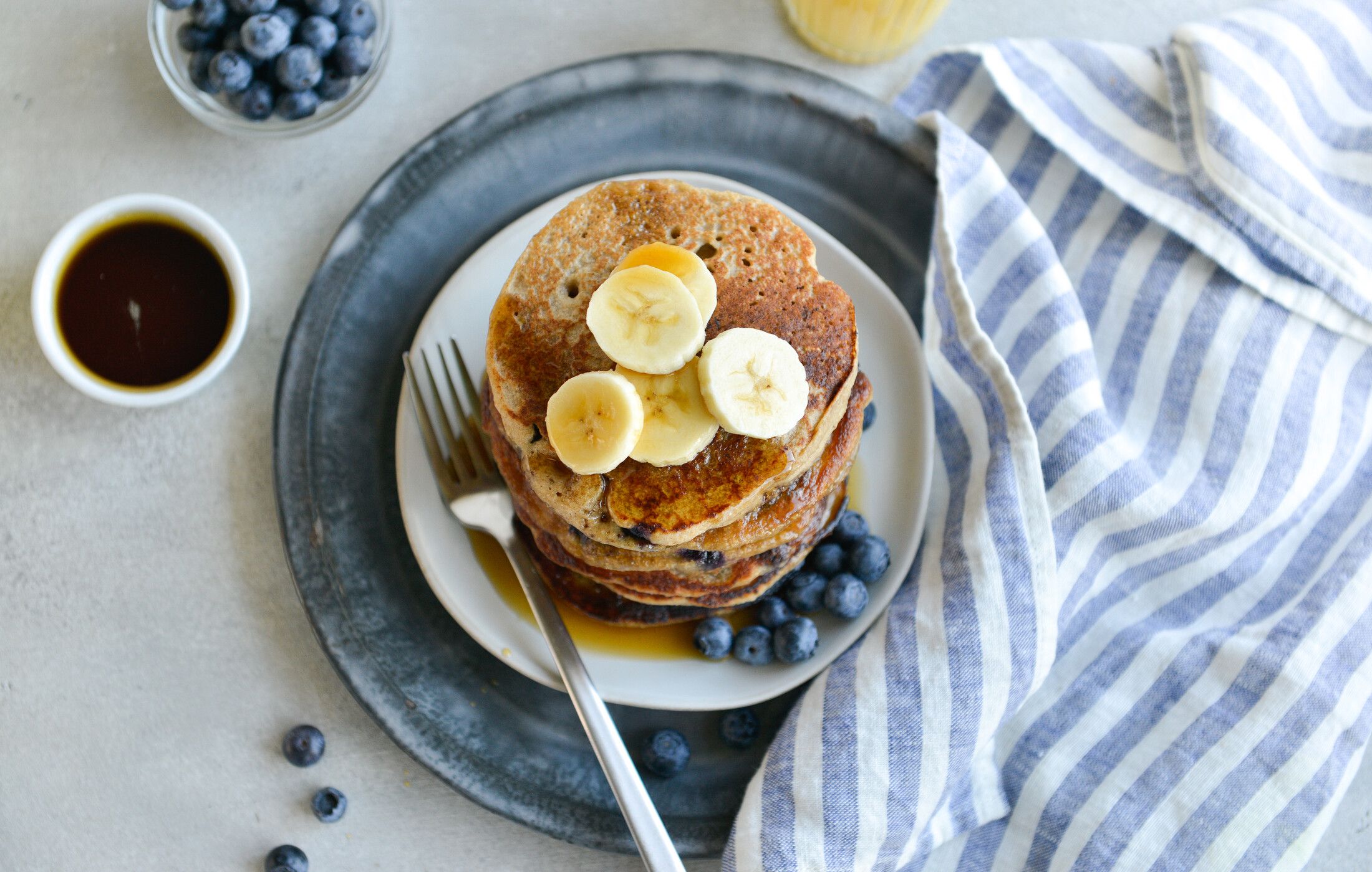 OATMEAL BANANA BLUEBERRY PANCAKES-3