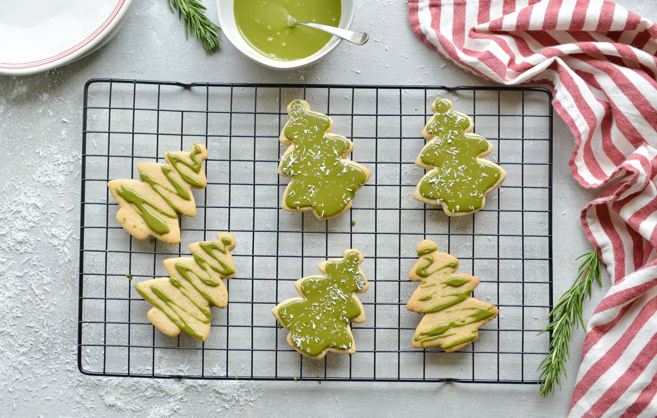 PALEO VEGAN CUT-OUT SUGAR COOKIES-MATCHA-MAPLE ICING-1