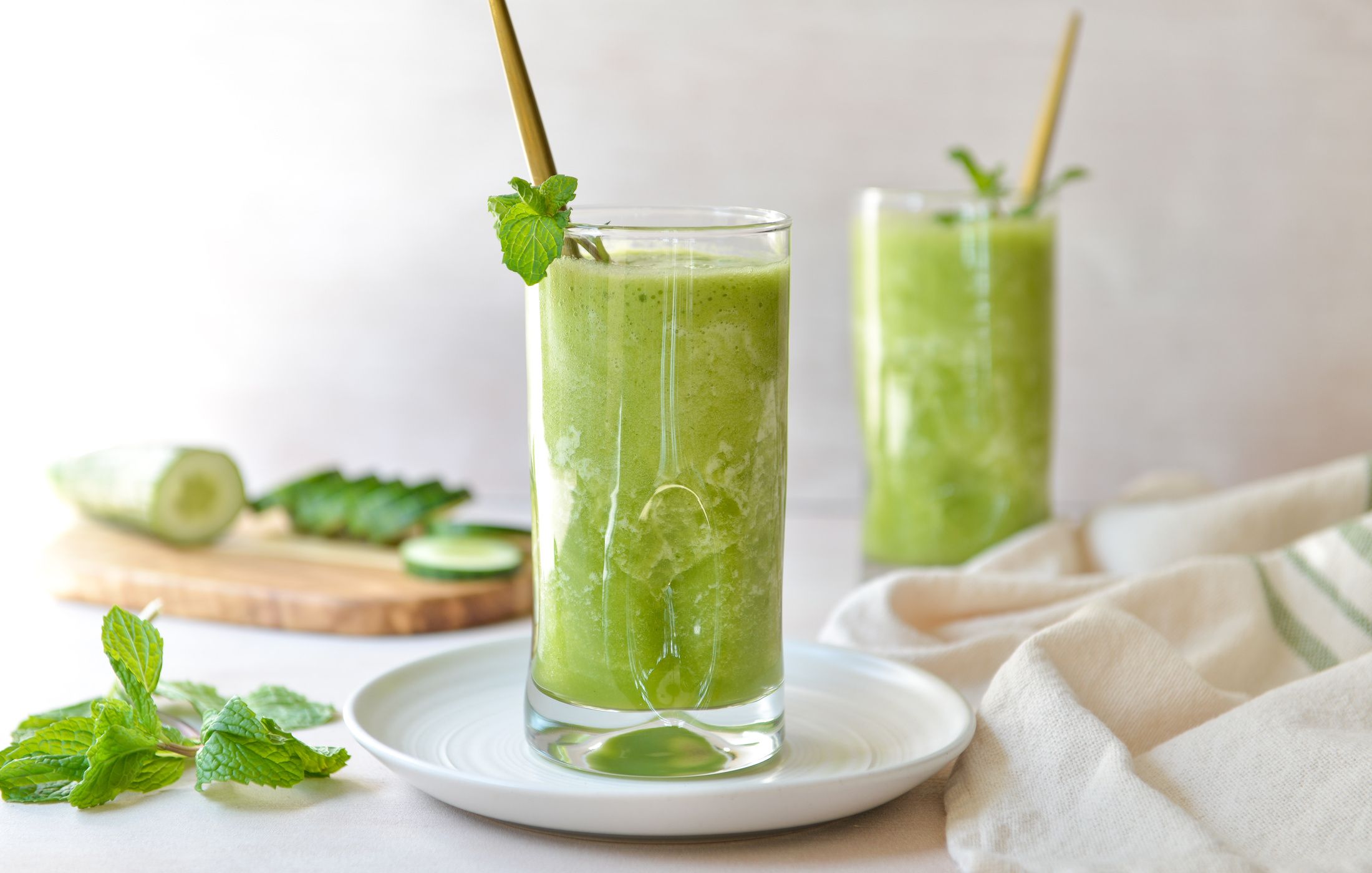 PINEAPPLE-CUCUMBER-MINT SMOOTHIE-1