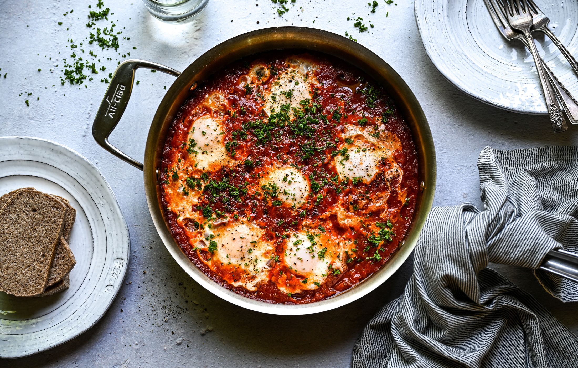 POACHED EGGS IN MARINARA SAUCE-1