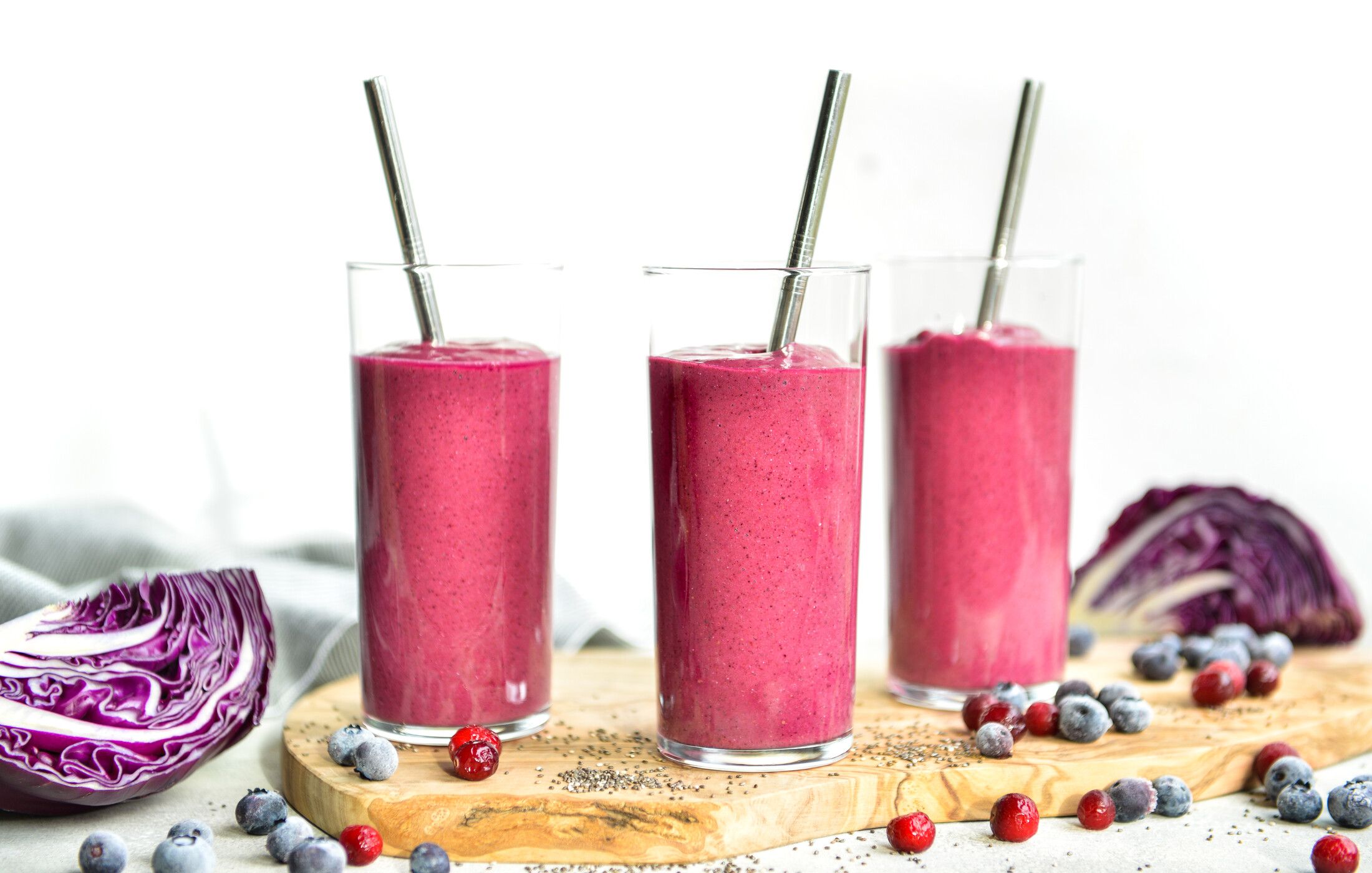 RED CABBAGE BERRY DETOX SMOOTHIE-1