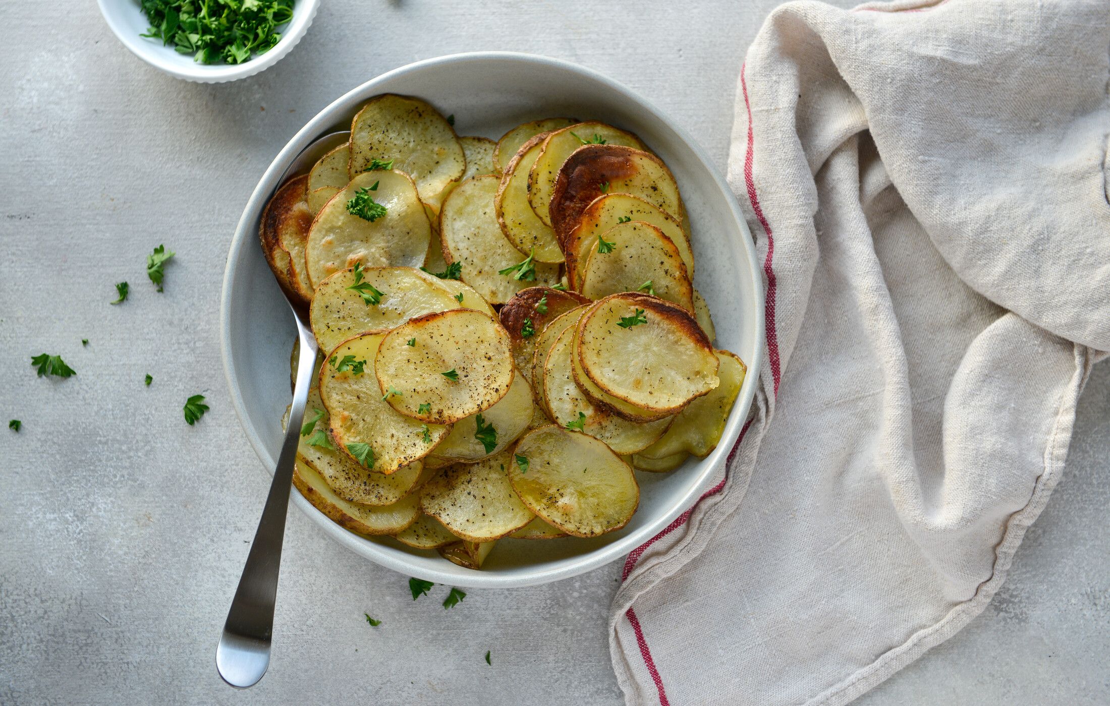 THIN AND CRISPY ROASTED POTATOES-1