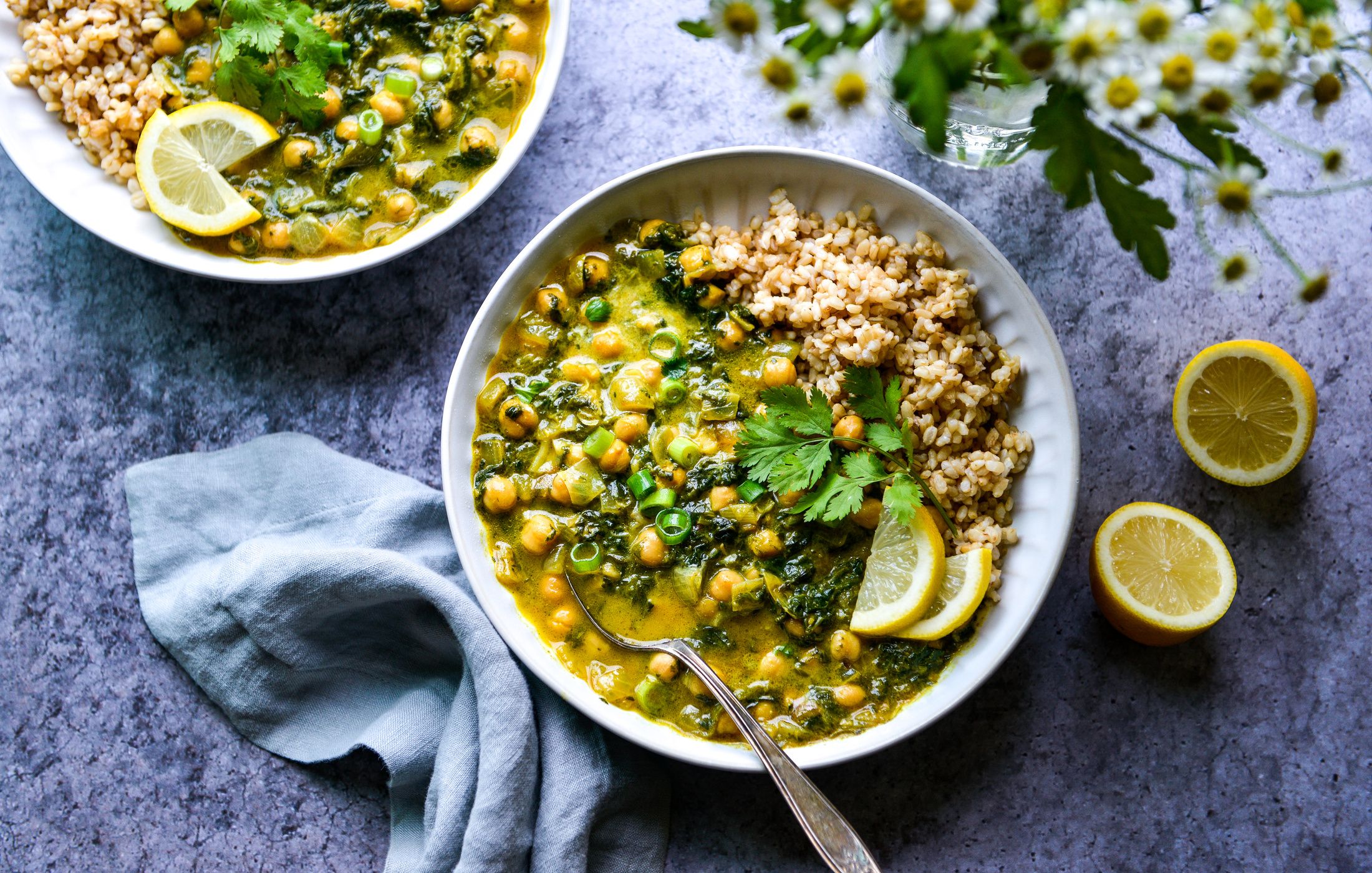 YELLOW CHICKPEA AND SPINACH CURRY VEGAN-1