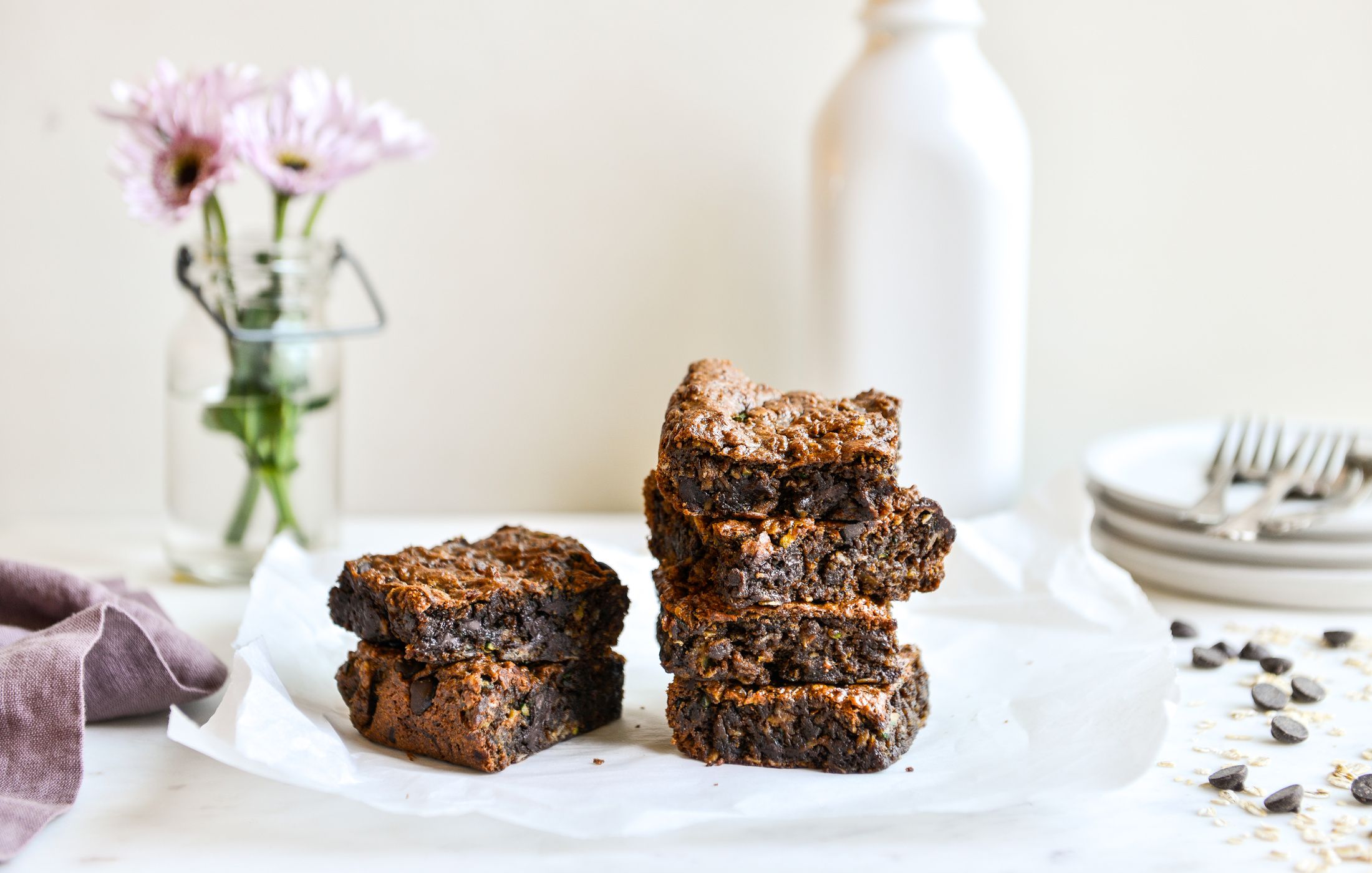 ZUCCHINI-ALMOND-CHOCOLATE-CHIP-BARS-VEGAN-1