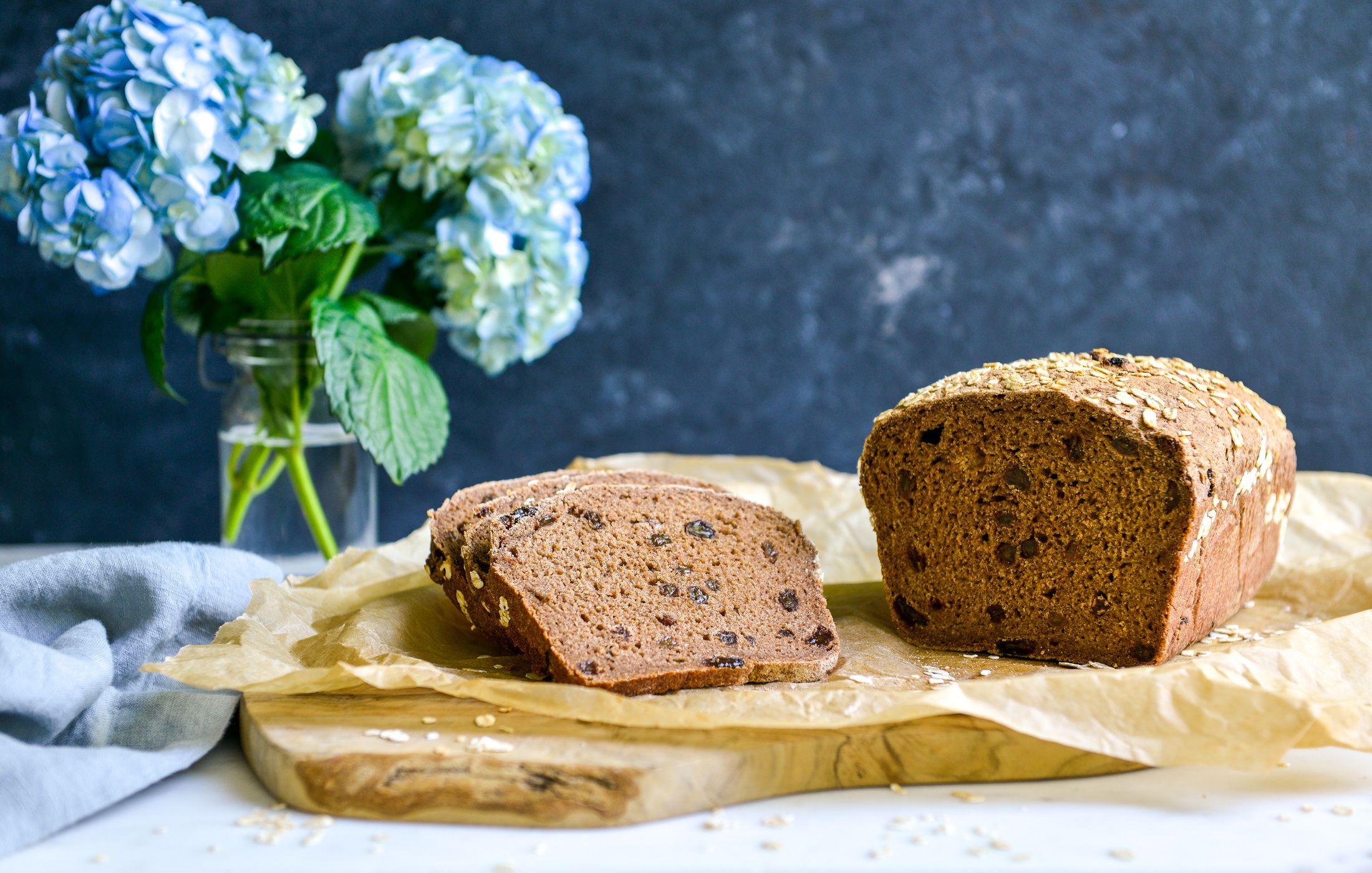 cinnamon raisin oatmeal bread-1