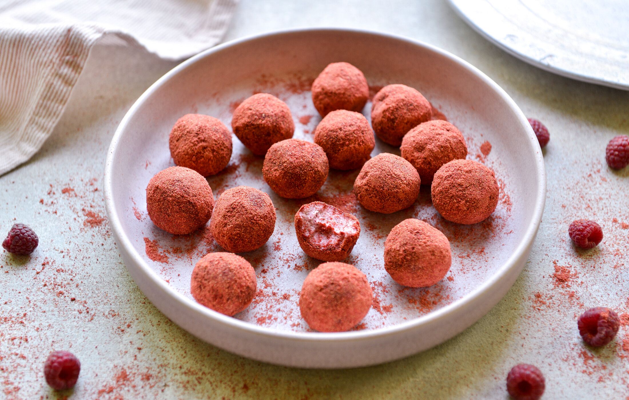 RASPBERRY CREAM CHEESE FAT BOMBS-2