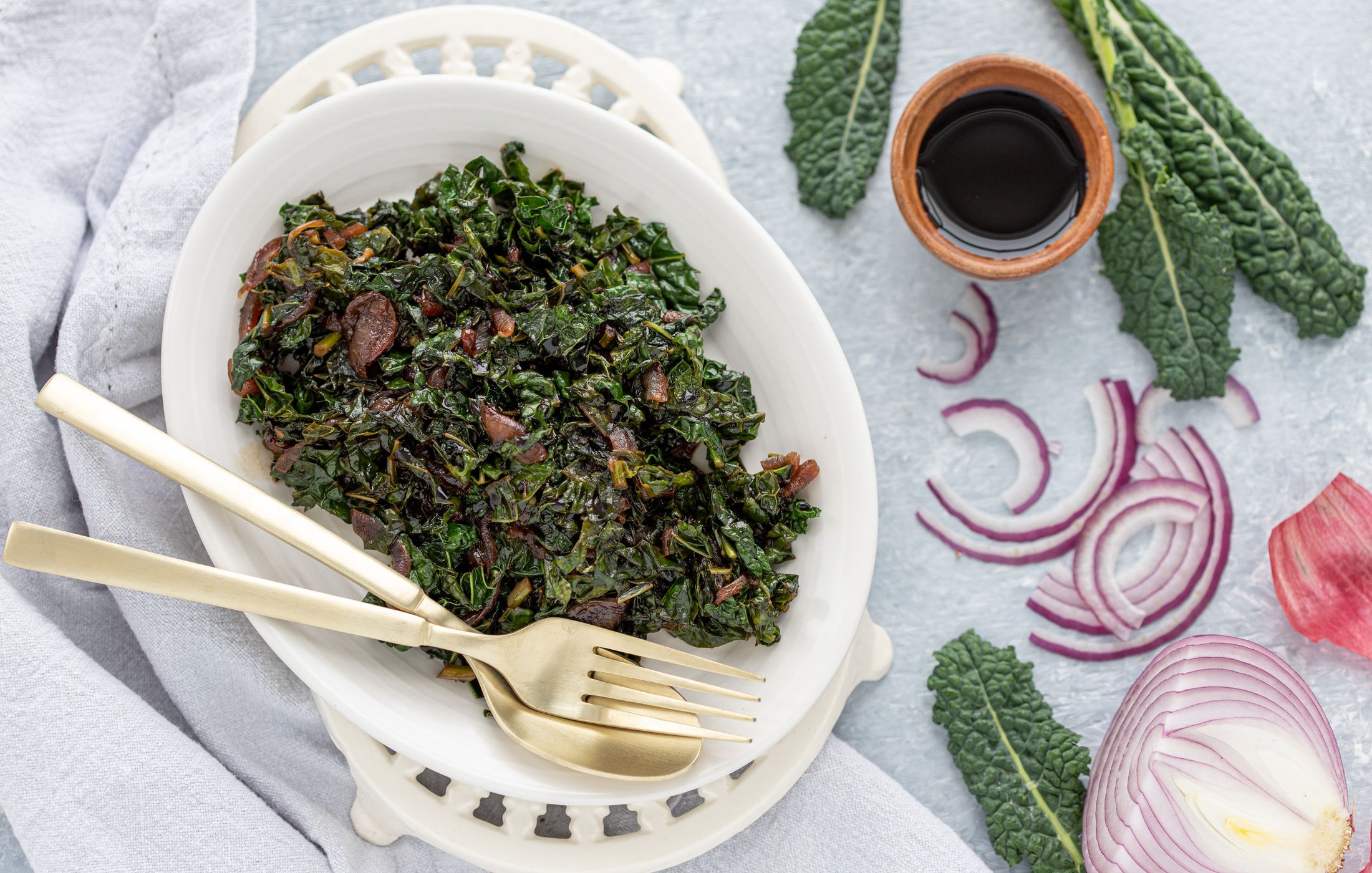 Kale with Balsamic-Caramelized Onions