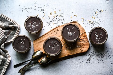 HIGH-PROTEIN CHOCOLATE OVERNIGHT CHIA OATS-1