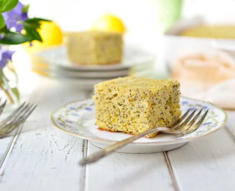 Grain-Free Paleo Lemon Poppy Seed Cake