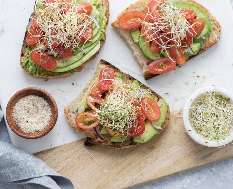 Avocado Toast with Tomatoes