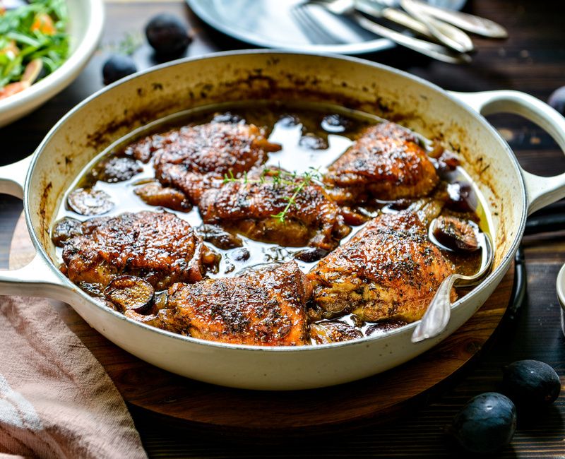 BALSAMIC-GLAZED CHICKEN WITH FIGS AND SWEET ONIONS-1