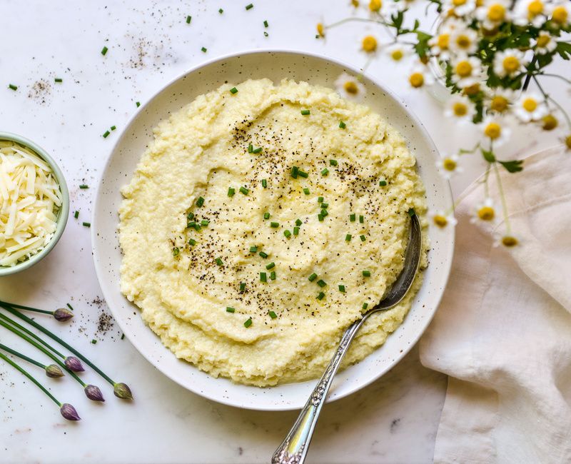 CHEESY CAULIFLOWER GRITS KETO-1