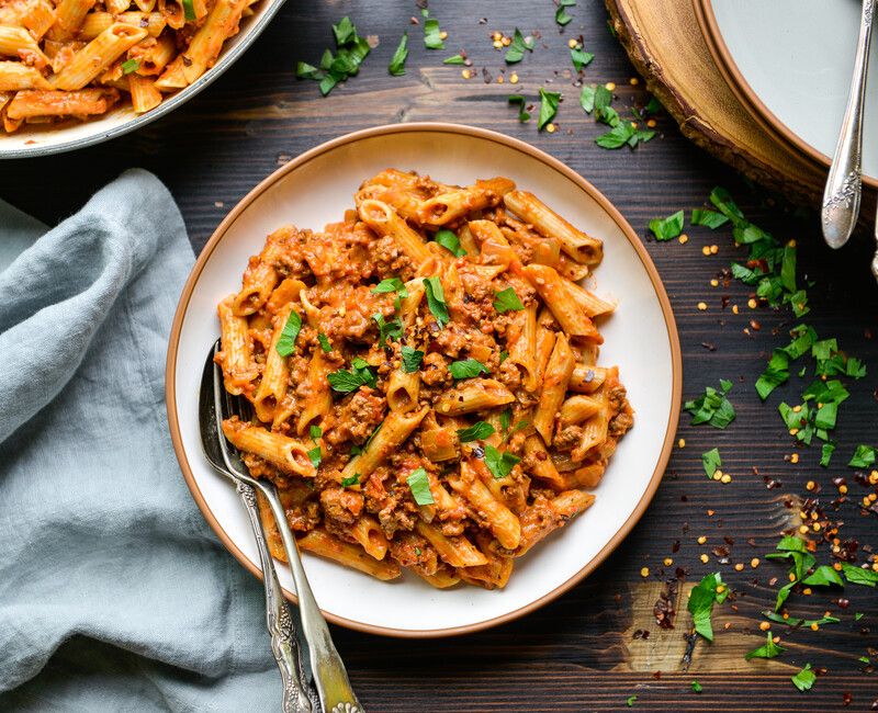 CREAMY BEEF NOODLE SKILLET-1