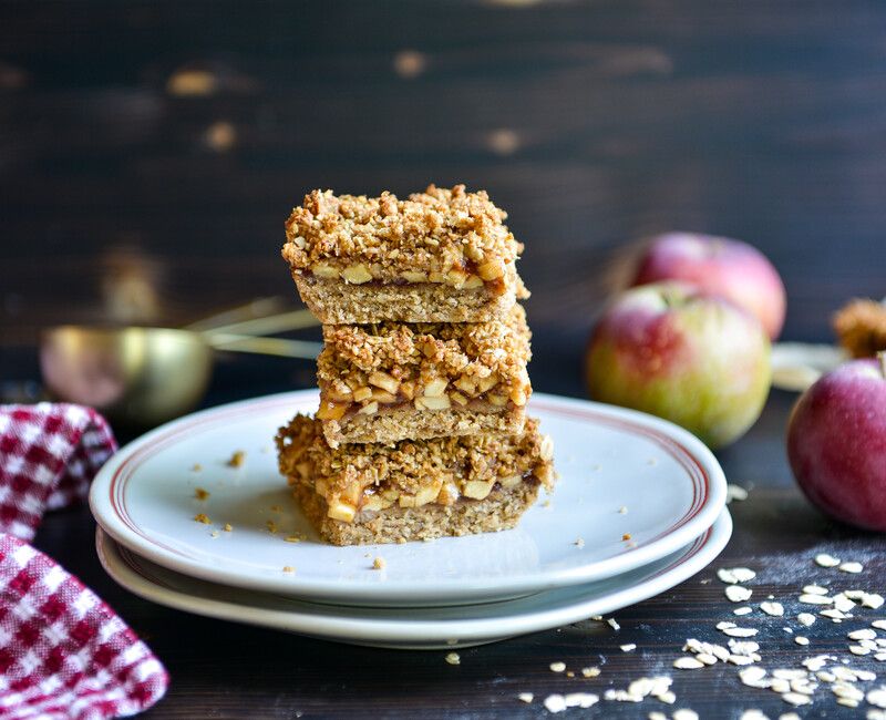 HEALTHY GLUTEN-FREE APPLE PIE BARS-1