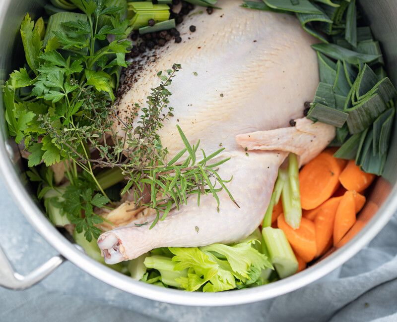 Low-FODMAP Chicken Broth