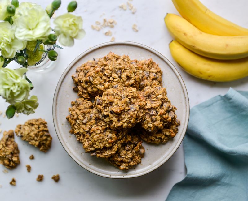 PEANUT BUTTER BANANA OATMEAL COOKIES-1