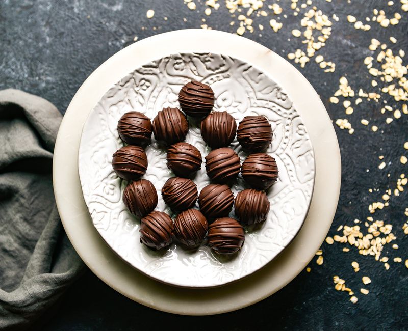 PEANUT BUTTER OAT TRUFFLES-1