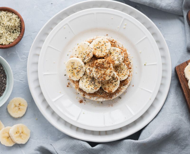 Rice Cake with Peanut Butter and Banana