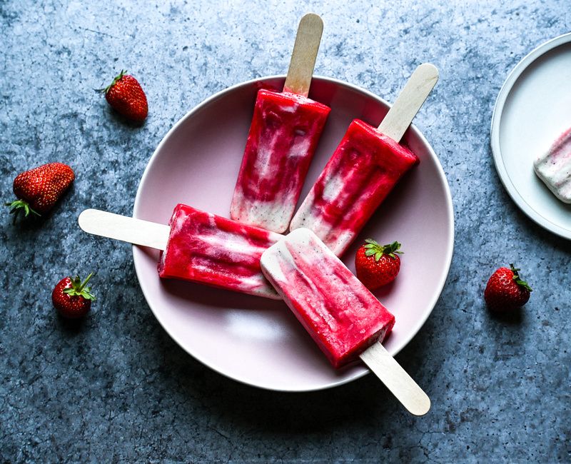 VANILLA YOGURT STRAWBERRY SWIRL ICE POPS SUGAR-FREE