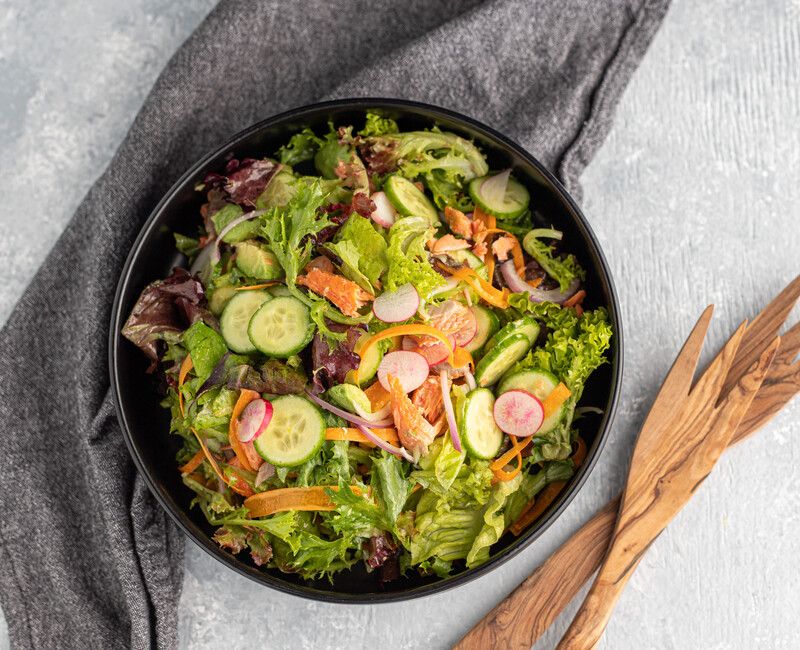 Garden Salad with Salmon and Creamy Lemon Vinaigrette 