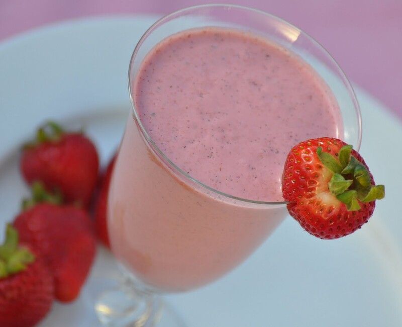 Strawberry-Almond Smoothie Dairy-Free