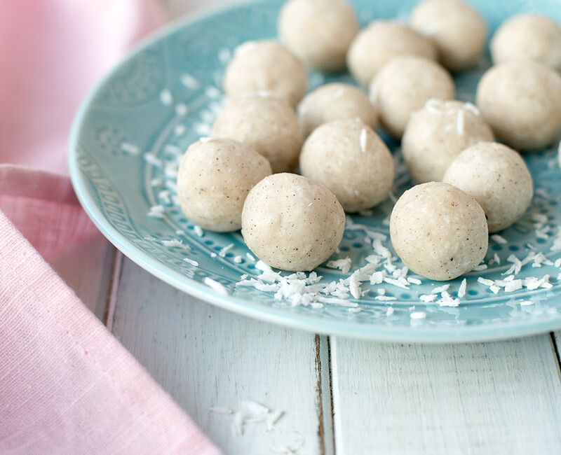 Vanilla Coconut Snowballs Fat Bombs