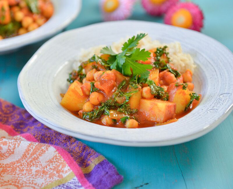 Quick Curried Chickpeas and Potatoes 