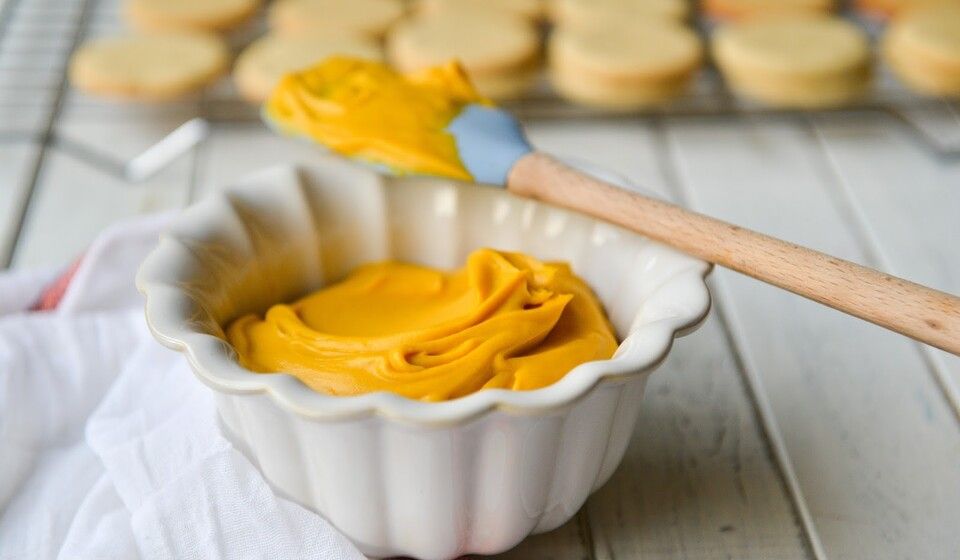 Dairy-Free Sweet Potato Buttercream Frosting (refined sugar-free, vegan)